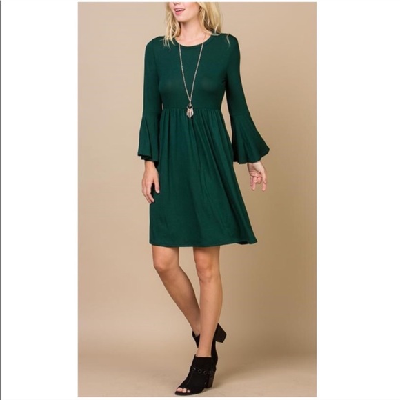 Acting Pro Dresses & Skirts - 💎5/$18💎 Hunter Green Dress With Pockets